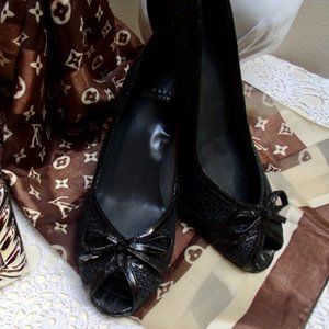 STUART WEITZMAN Black Peep-Toe Pumps Embossed Leather 7.5